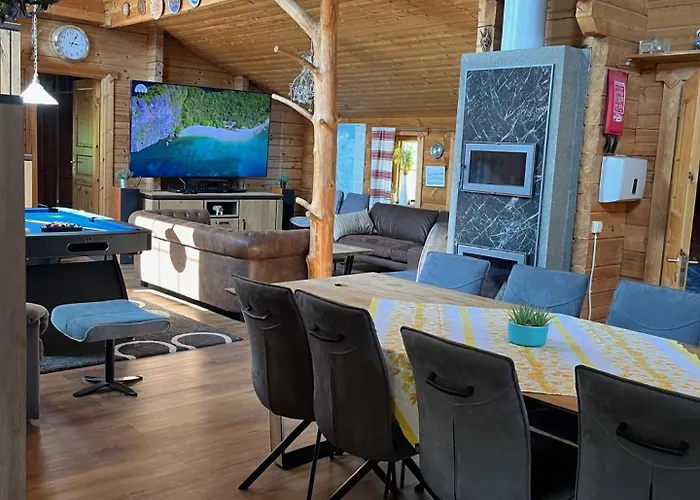 Luxury With Private Hébergement de vacances *