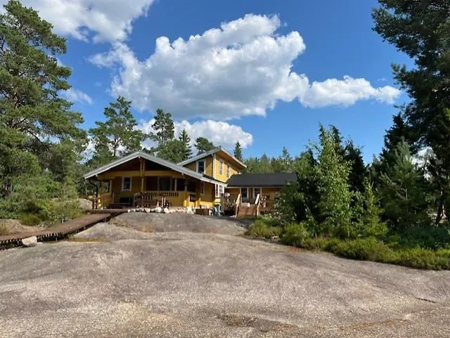 Luxury With Private Hébergement de vacances Vehmaa