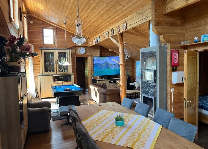 Luxury With Private Hébergement de vacances Vehmaa