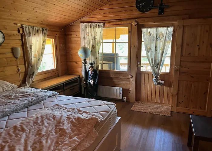 Luxury With Private Hébergement de vacances Vehmaa